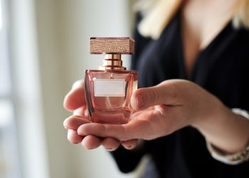 أفضل العطور النسائية في الكويت