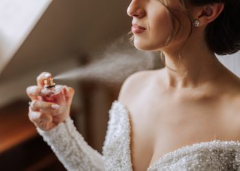 عطور مناسبة للعروس: تألقي بأفضل الروائح في يوم زفافك