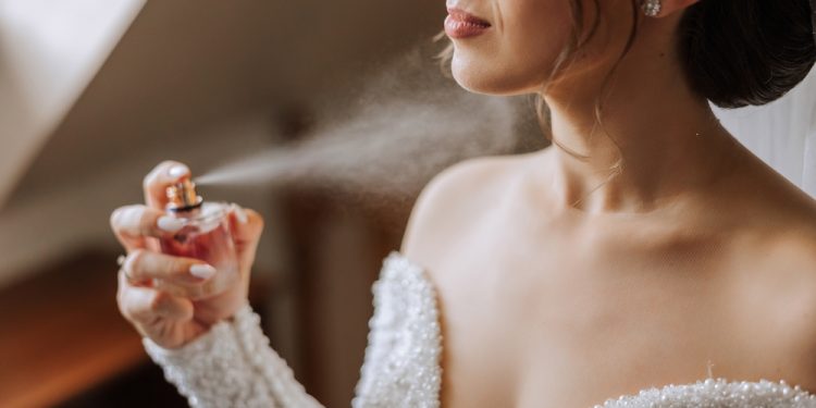 عطور مناسبة للعروس: تألقي بأفضل الروائح في يوم زفافك