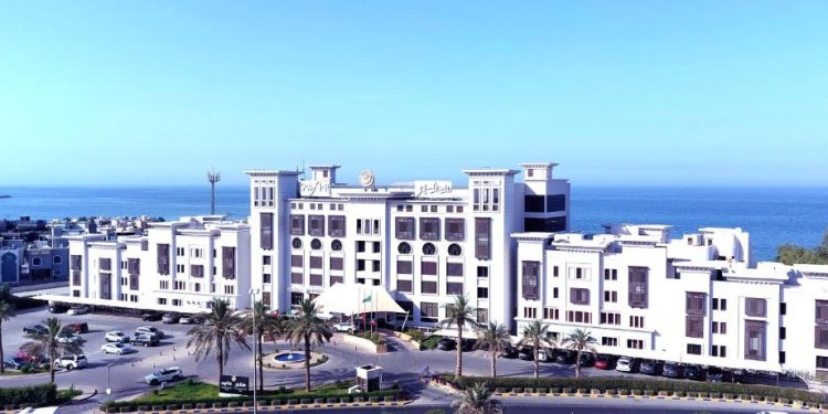 فندق سفير الفنطاس: تجربة فاخرة تجمع بين الراحة والرفاهية